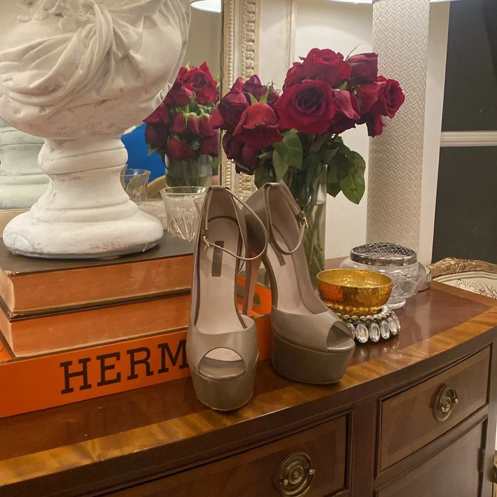 Elie Saab Brown Leather Platform Peep-Toe Pumps